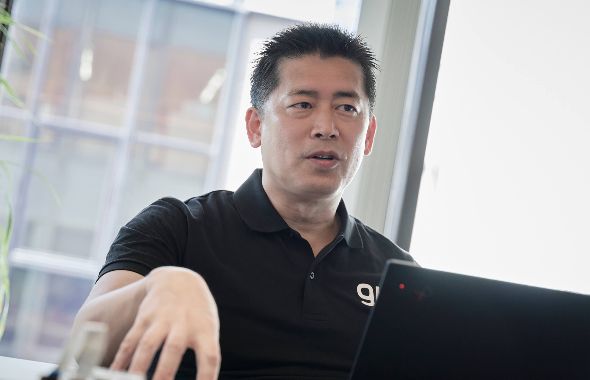 ���� ���_